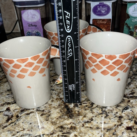 Pier 1 Imports Giraffe Handle Handle Head Neck Mug Set - Picture 12 of 12